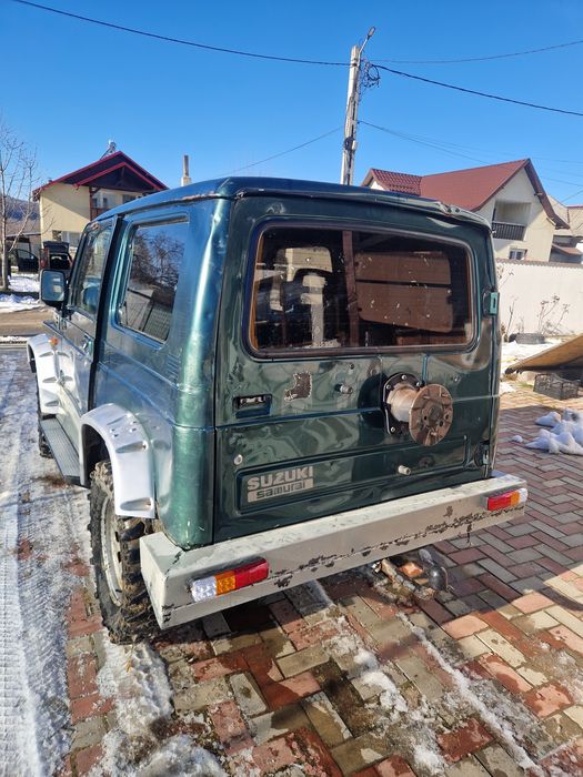 Vând Suzuki Samurai