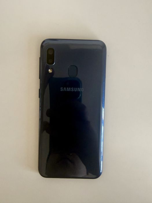 Samsung Galaxy A20e – stare foarte bună, complet funcțional