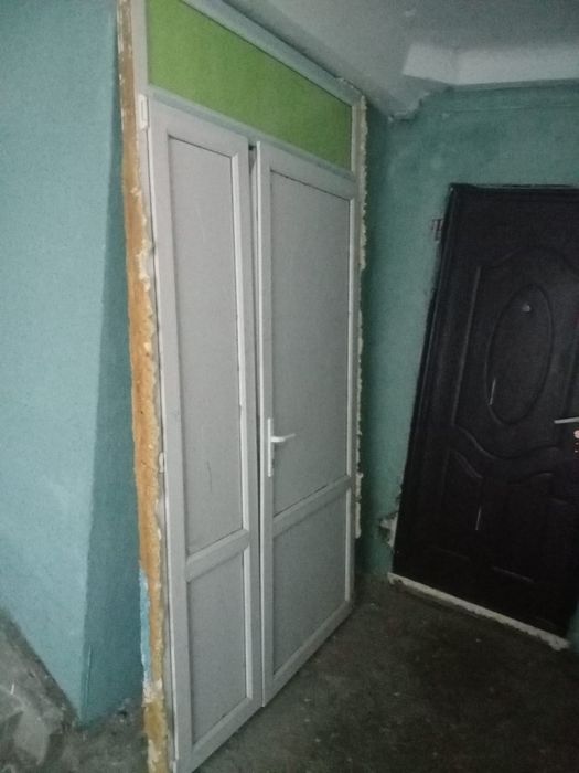 Продам двери пластиковые