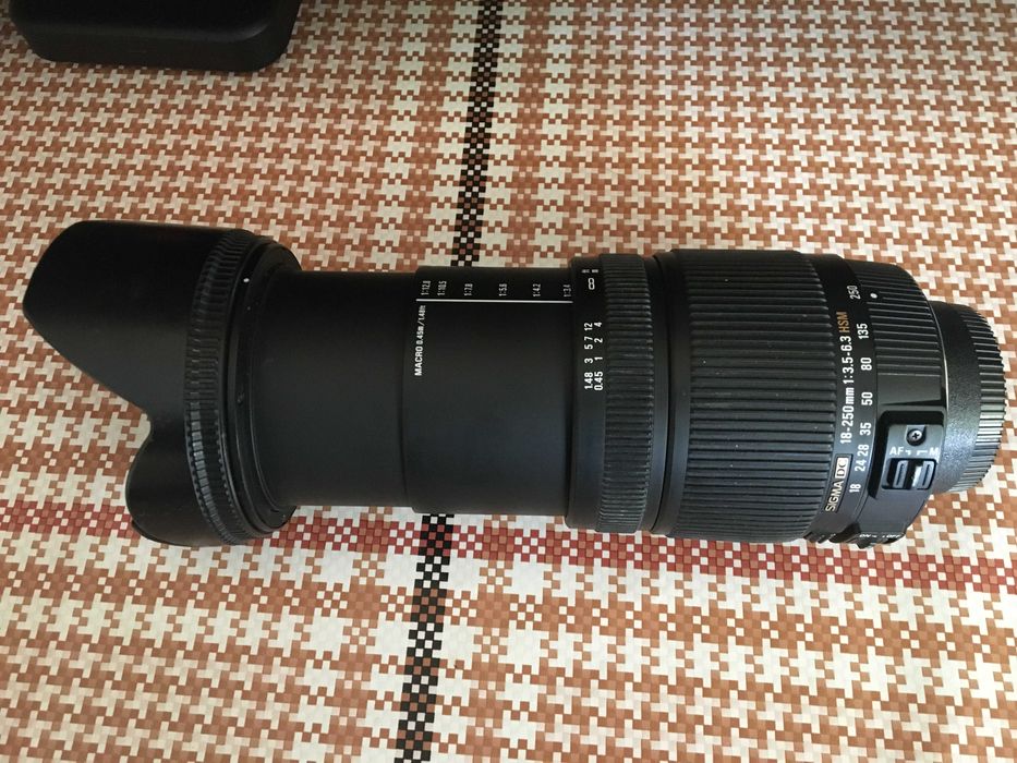 Oбектив Sigma AF 18-250 mm.