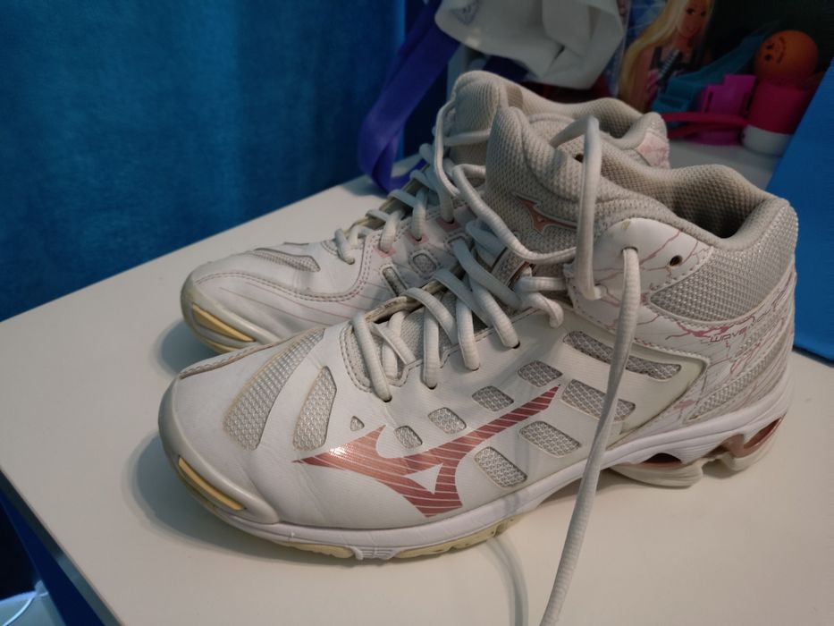 Волейболни маратонки Mizuno и Asics