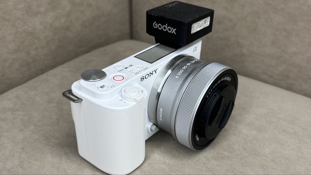 Камера sony zv-e10 + вспышка