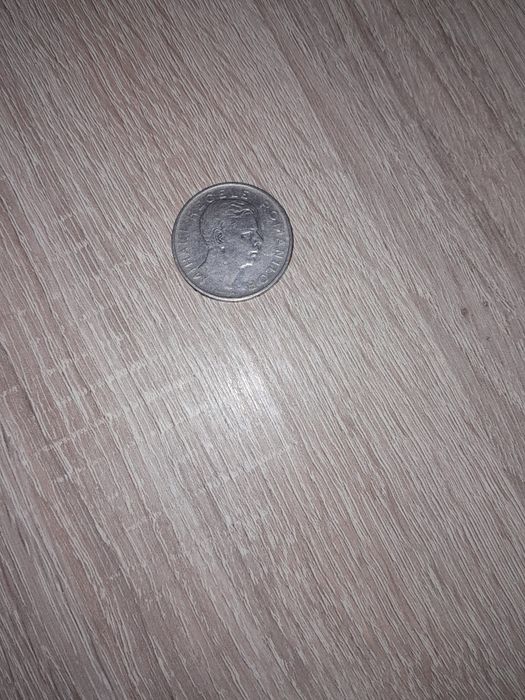 Vând moneda cu Regele Mihai