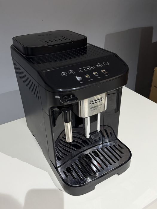 Продам Кофемашина Delonghi
