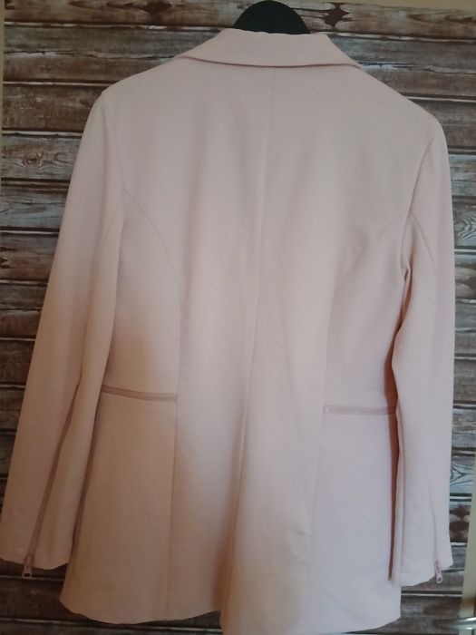 Дамско яке сребристо и сако Deska L