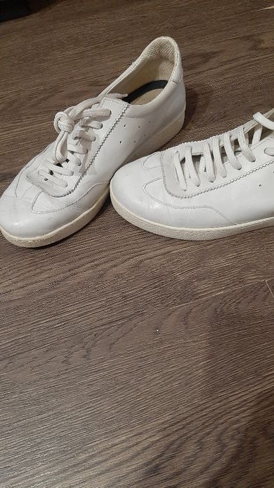 Бели обувки на Зара