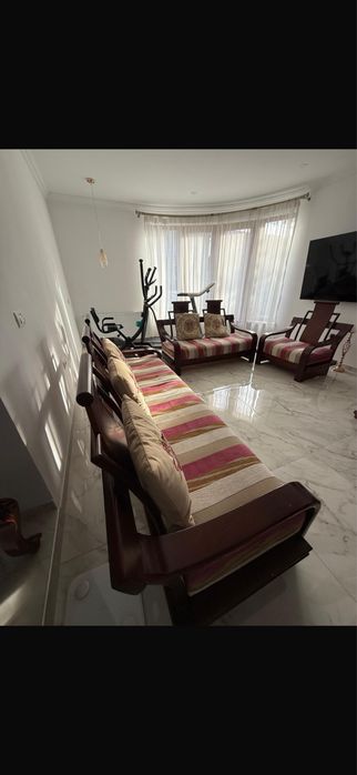 Vand set de canapele din lemn