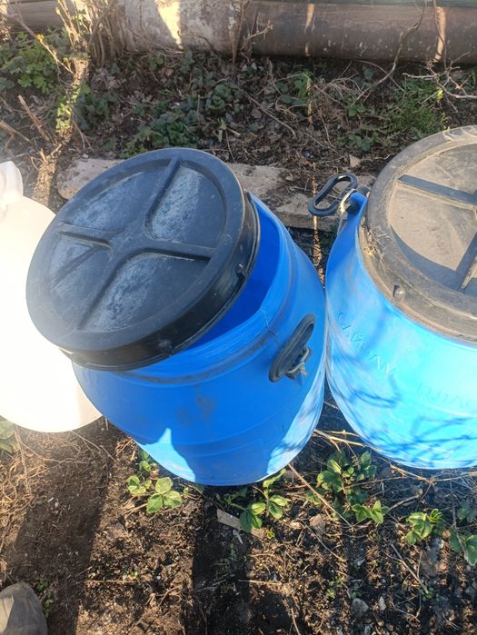 Продаю бочки пластиковые б/у