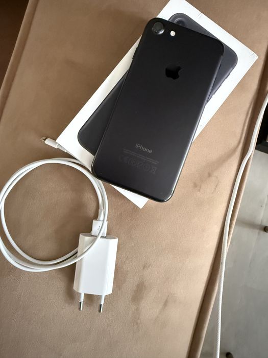 Iphone 7 128GB +кутия и зарядно