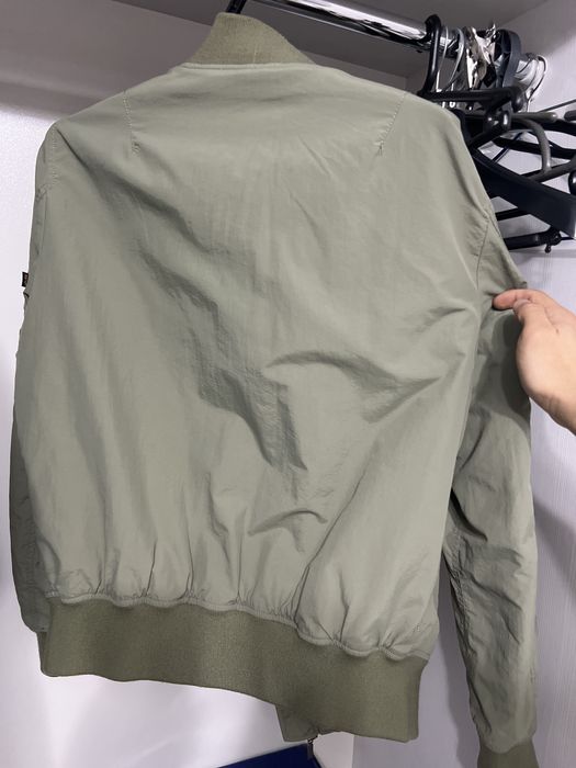 Продам демисезонную куртку