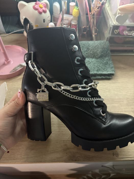 Дамски боти GUESS