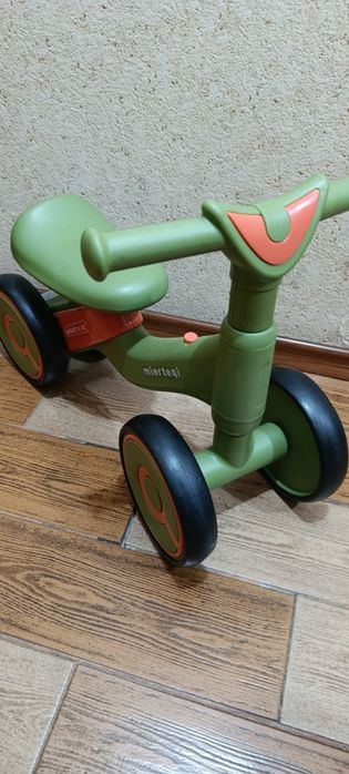 Продам беговел 10000