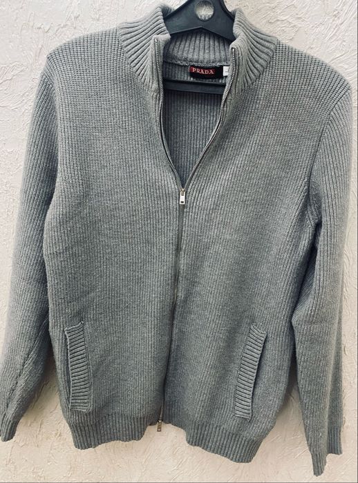продам кардиган серый от прада prada