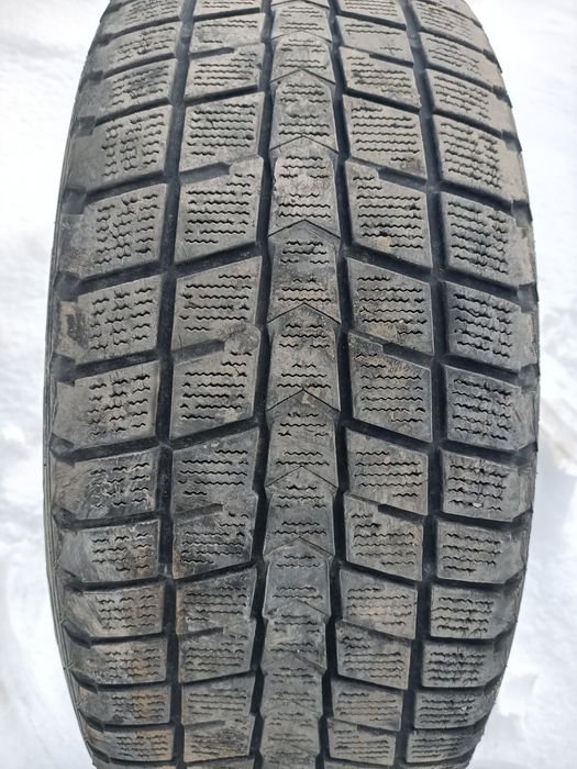 Продам шины 2шт липучки 2шт все сезон