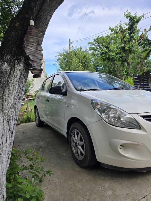 Hyundai  i20 2012