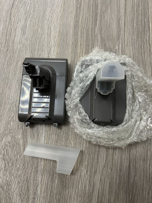 Vand 2 bateri pentru aspirator