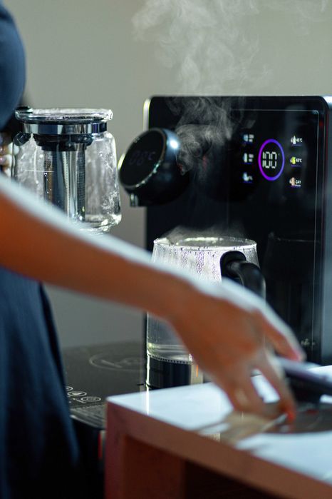 Wasspender WS-200 умен диспенсър за вода с котлон и дисплей