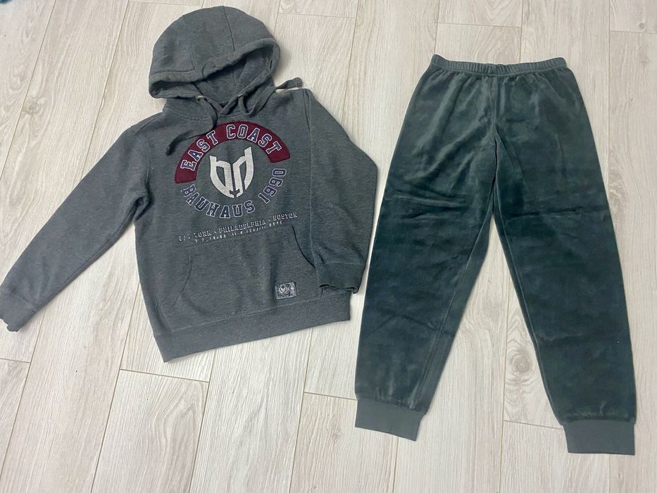 Hanorac si pantaloni catifea marimea 128