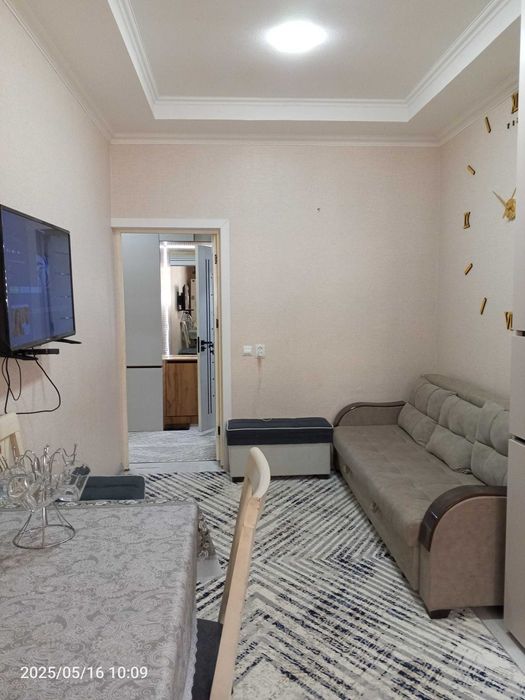 Срочно  продаётся квартира  улица Иззат рядом с Кадышева рынок.