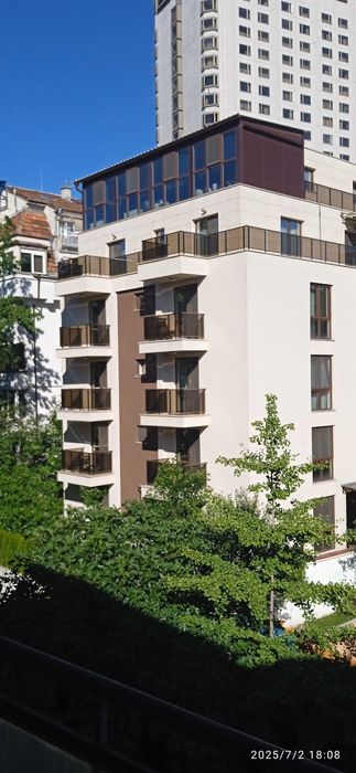 Продавам многостаен апартамент - тип мезонет, гр. София