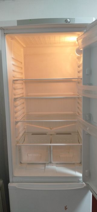 Холодильник indesit