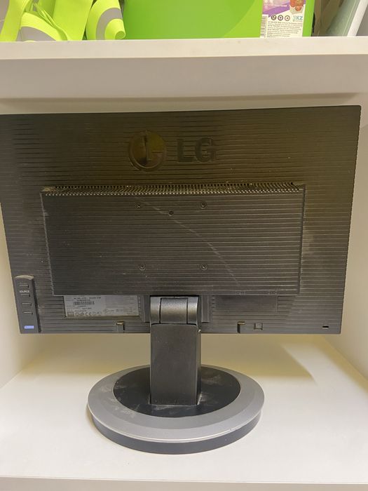Монитор LG 19’ рабочий