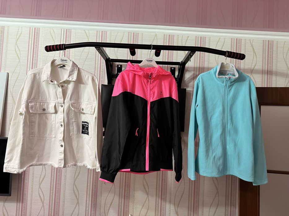 Спортивные костюмы,кофты, джинсовка