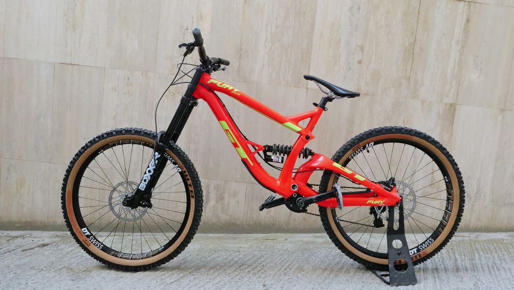 GT Fury Fitz DH 27.5 Boxxer 200 ход, SRAM GX, DT Swiss