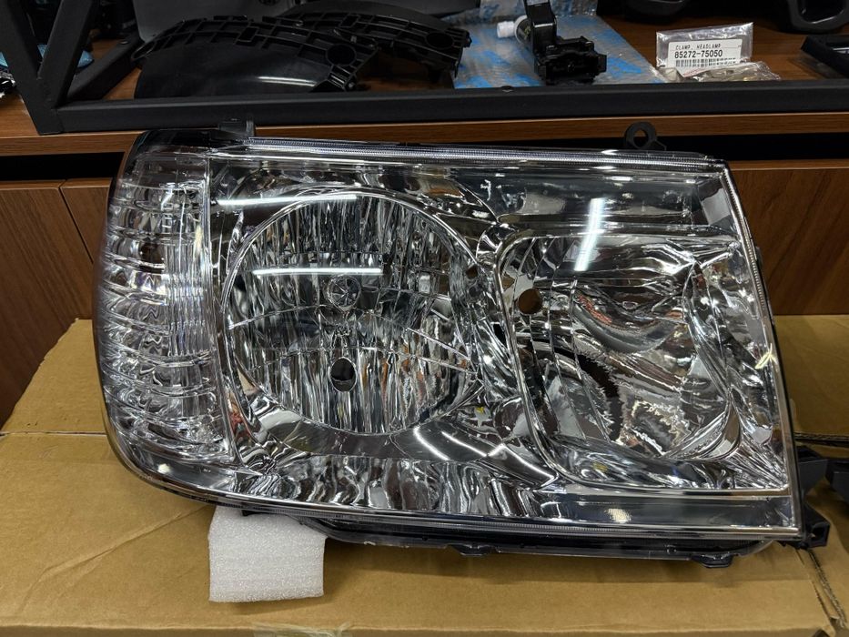 Фары на Toyota Land Cruiser 100