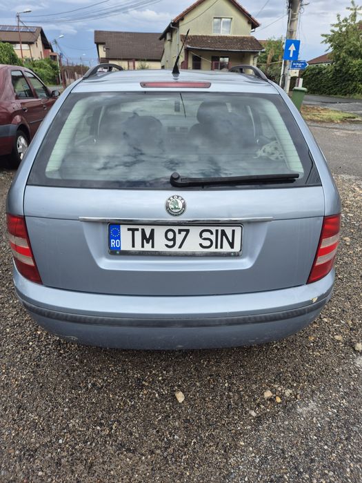 Vând skoda fabia 1.2