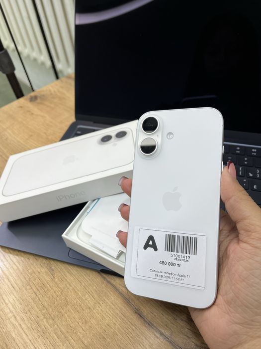 Телефон Apple iPhone 17