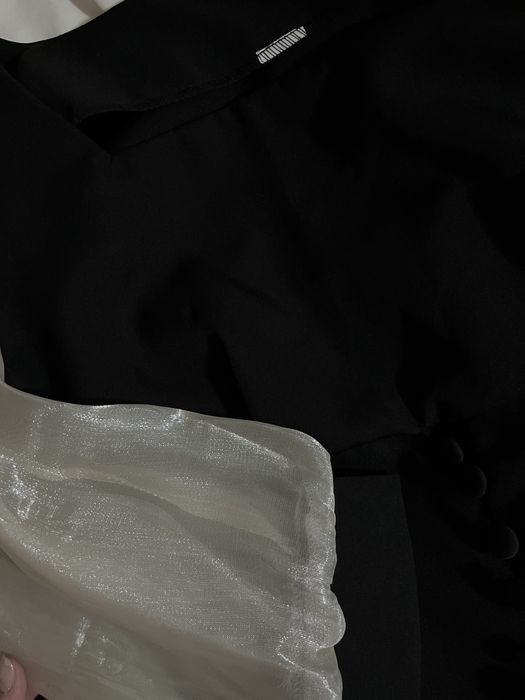 Продаётся стильное и очень женственное платье.