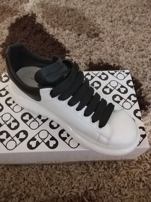 Vand adidasi eleganti marimea 40