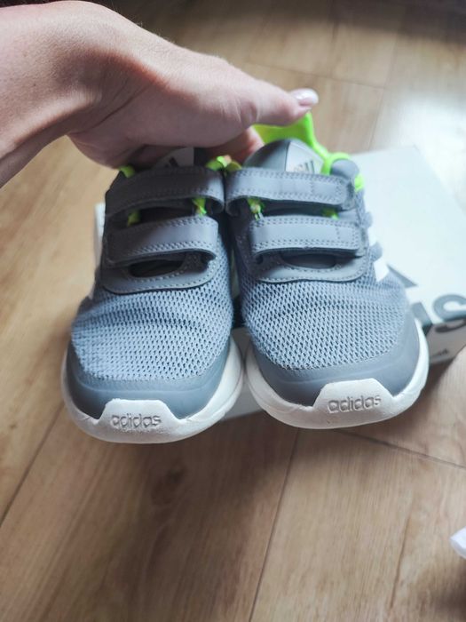 Adidas маратонки 31