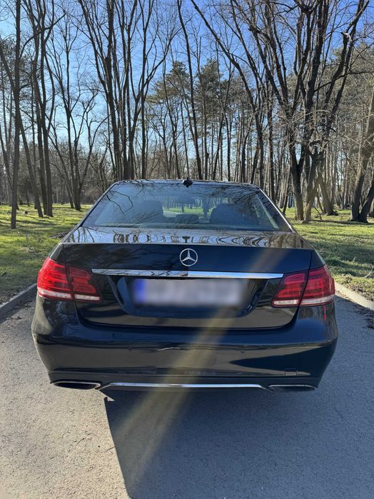 Mercedes-Benz E 220 2.1, CDI Октомври 2015, Седан