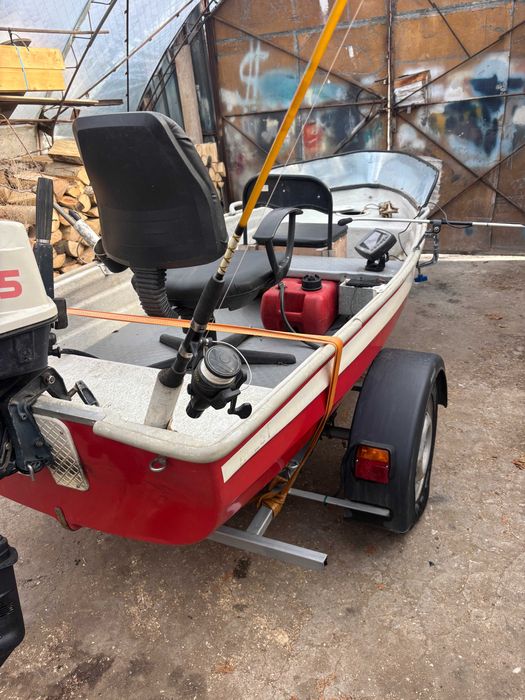 Продавам лодка сепия 2 тутраканка напълно оборудвана