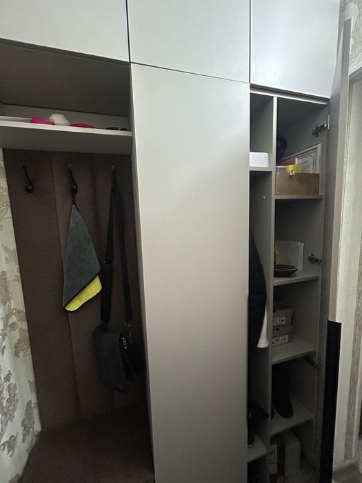 Прихожая продается