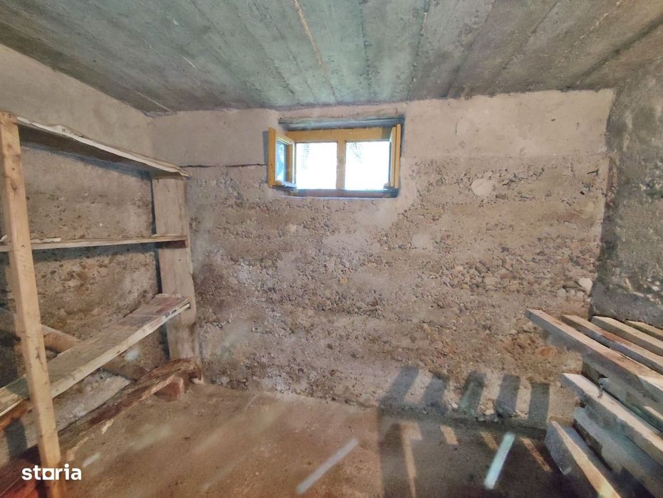Casa la tara, gaz, acces auto, teren 4122 mp – Petid, Bihor