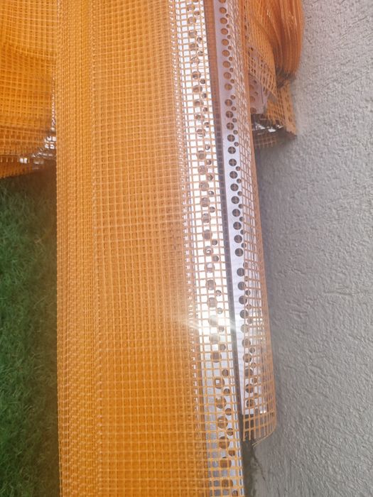 Vând coltare  polistiren