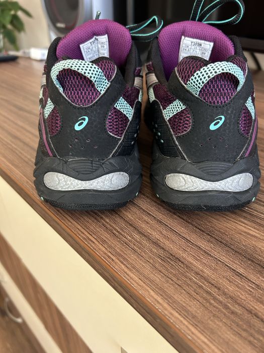 Маратонки Asics 39