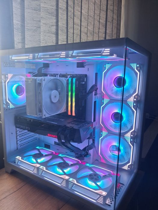 Gaming PC- компютър за игри + монитор , мишка и слушалки