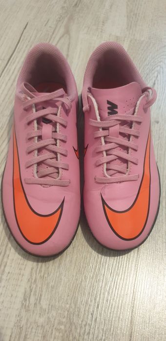 Ghete fotbal Nike, mar 35