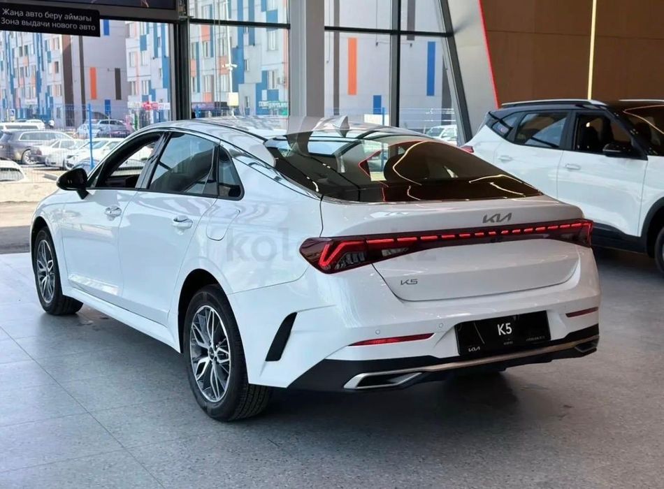 Продам  машину KIA K5