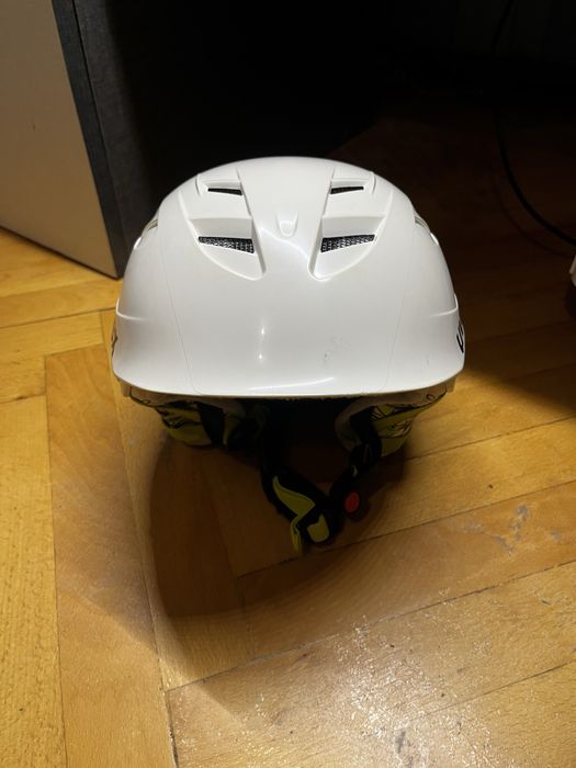 Маркова ски каска UVEX с регулиране – като нова