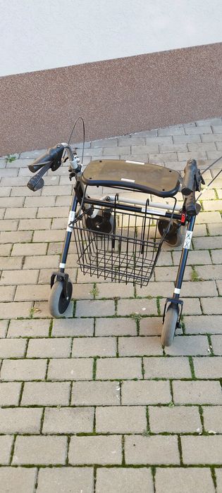 Cărucior cu 4 roți cu scaun și coș pentru vârstnici