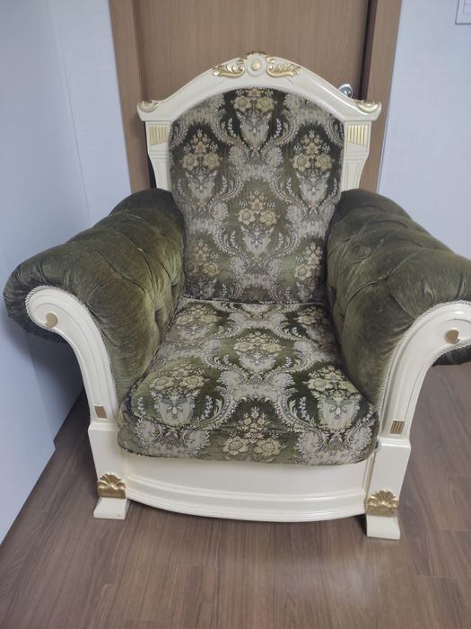 Мебель ( диван тройка)