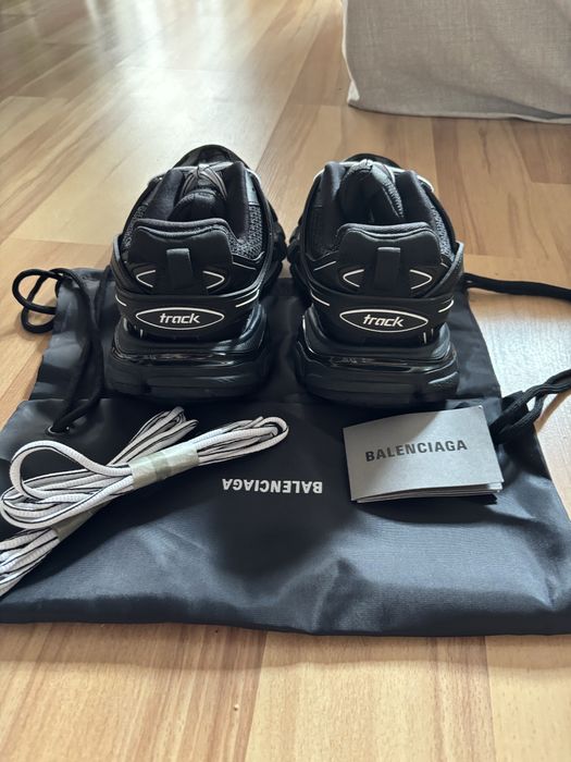 Balenciaga track