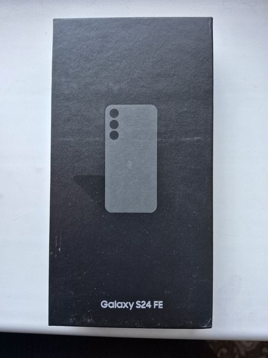 Самсунг  S 24 FE