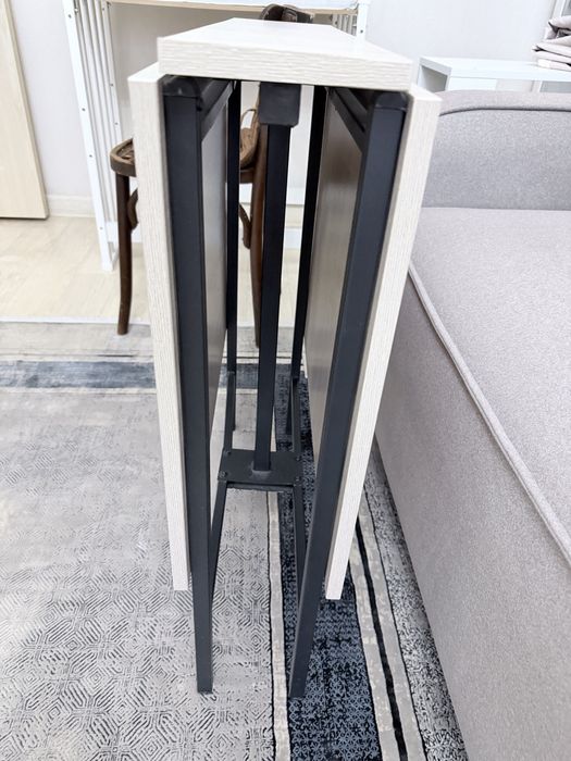 Стол обеденный почти новый