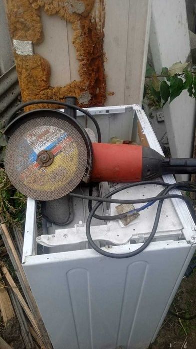 Продам болгарку . 230 диск